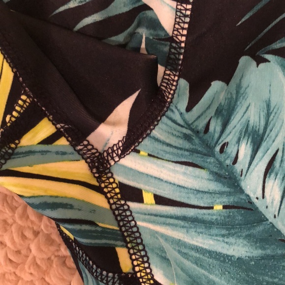 NWT Old Navy Girls Mid-Rise Elevate Leggings Size XL 14-16 tropical 🌴 - Picture 11 of 16